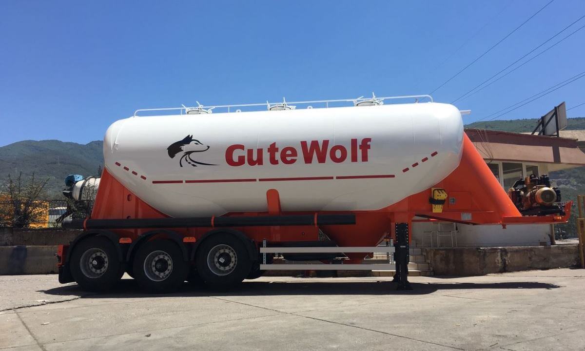 Полуприцеп цементовоз стальной Миллениум GuteWolf