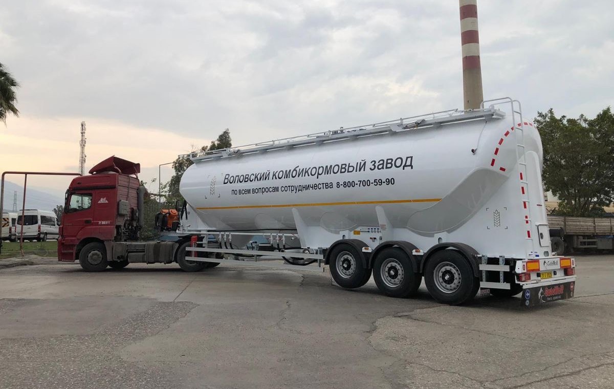Полуприцеп кормовоз алюминиевый миллениум GuteWolf